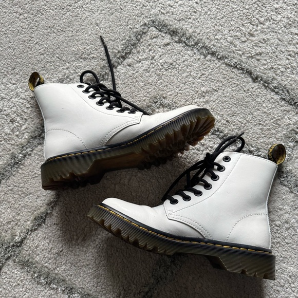 Dr. MARTENS Luana White Leather Combat Boots lace up 6 - Picture 4 of 9